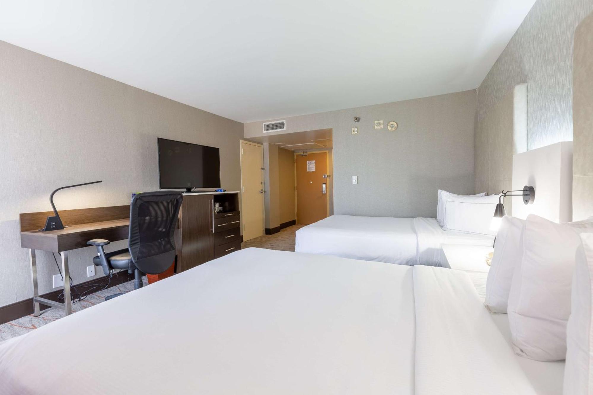 Queen Room with Two Queen Beds - High Floor