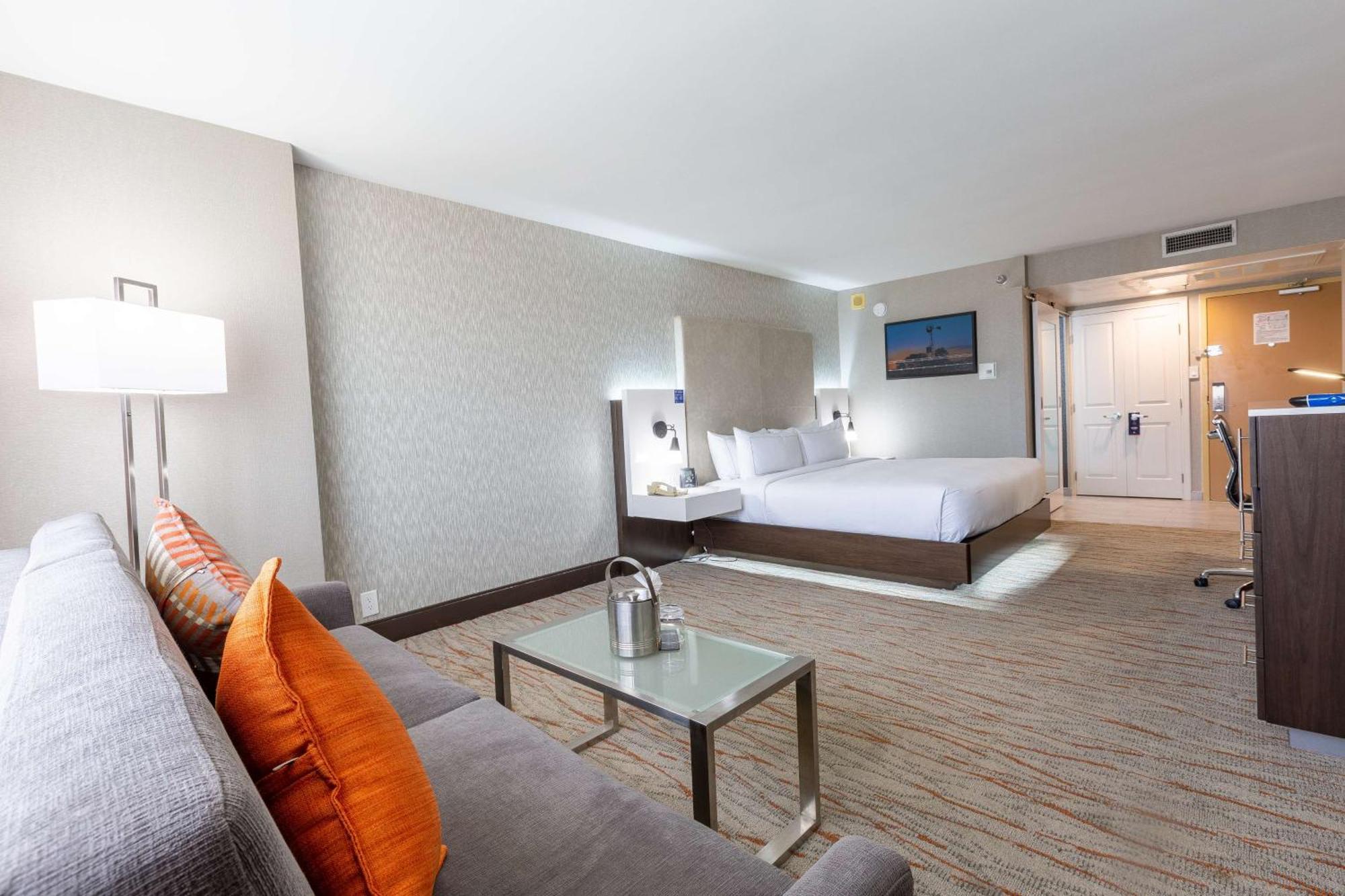 King Room,1551299608:JPEG